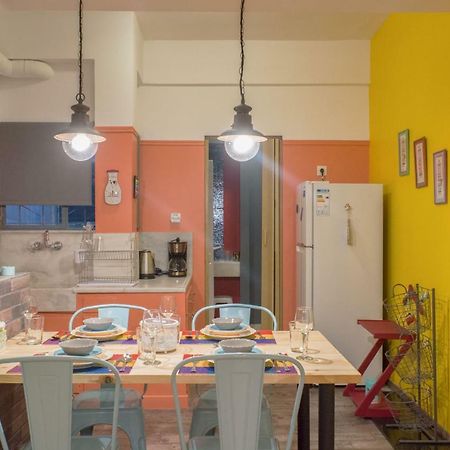 "Casa De Colores", Next To The Metro Athen Exterior foto
