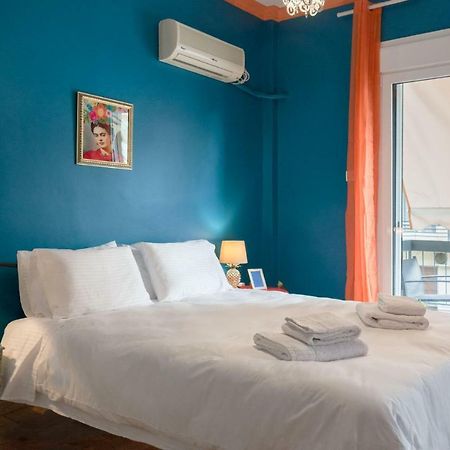"Casa De Colores", Next To The Metro Athen Exterior foto