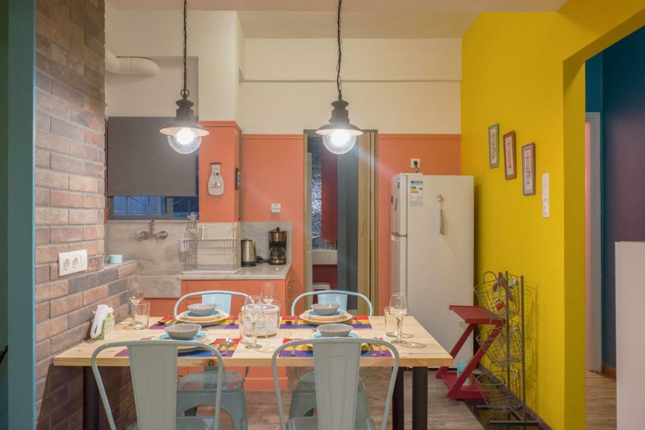 "Casa De Colores", Next To The Metro Athen Exterior foto